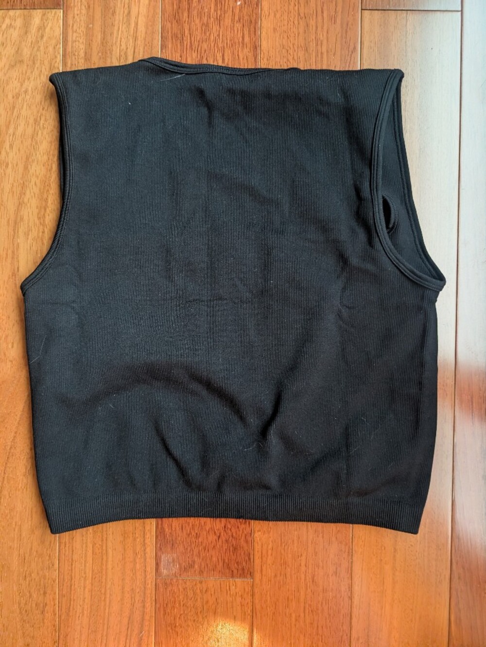Black Ribbed Stretch Crop Tank - Picture 3 of 4